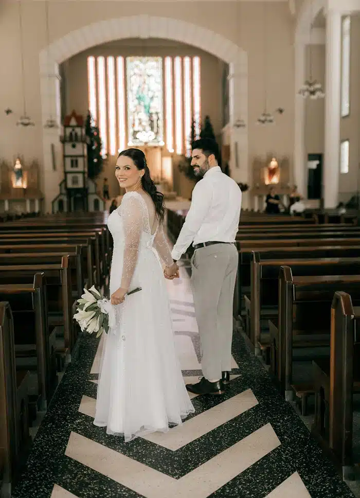 rito matrimonio cattolico: entrata degli sposi in chiesa