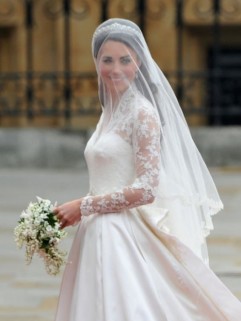Kate-Middleton-abito da sposa con velo a voliera
