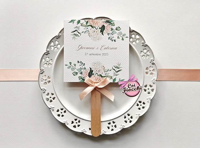 ventaglio per il matimonio con decorazione floreale