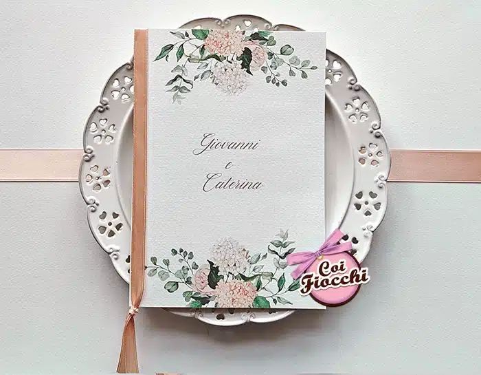 copertina del libretto messa elegante e romantico con decorazioni floreali