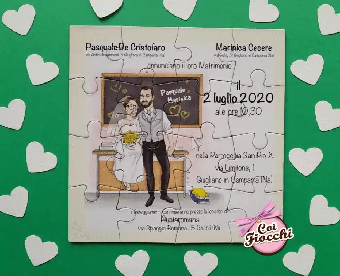 invito puzzle per matrimonio con caricatura degli sposi insegnanti