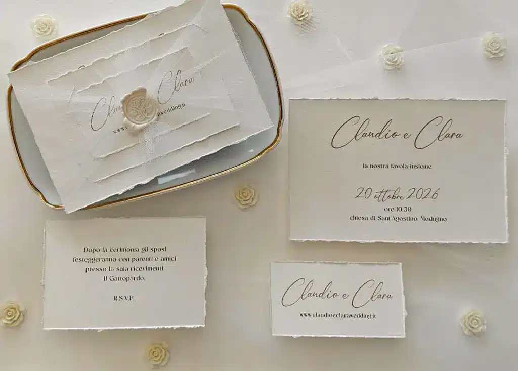 partecipazione nozze tema cioccolato bianco elegante con tulle e ceralacca